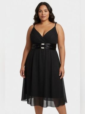 Feminine Black Cocktail dress with Rhinestone embellishment🖤🪩